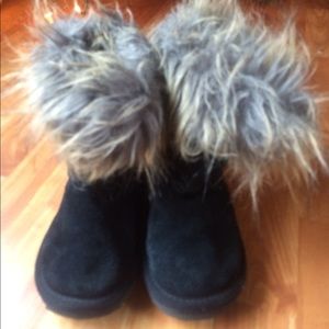 Uggs girls size 12